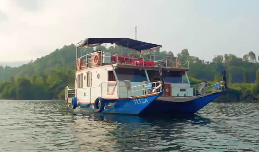 Boat Cruise Tours in Akagera National Park