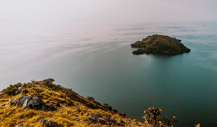 Lake Kivu Kayaking & Rocks Adventures